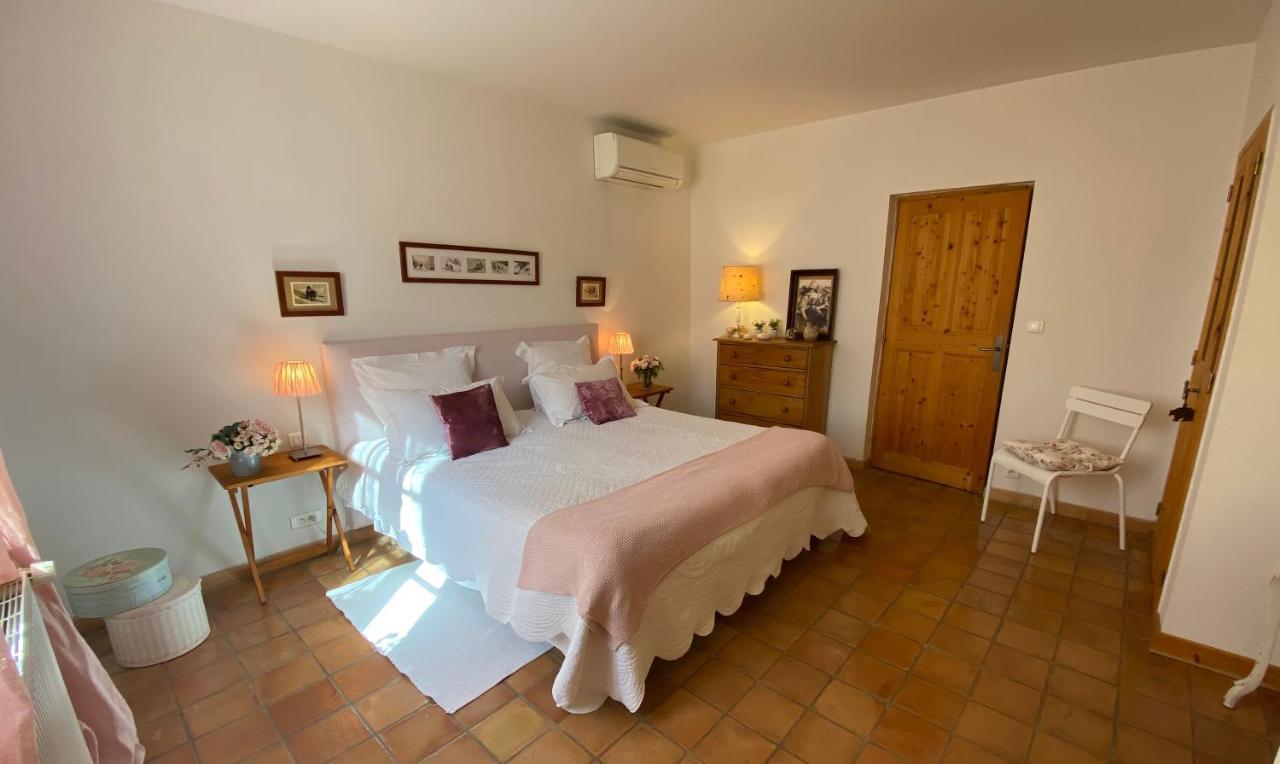 La Ferme De Gigognan Bed and Breakfast Avignon Eksteriør billede
