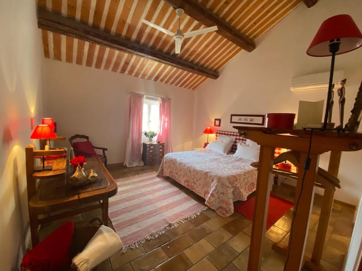 La Ferme De Gigognan Bed and Breakfast Avignon Eksteriør billede