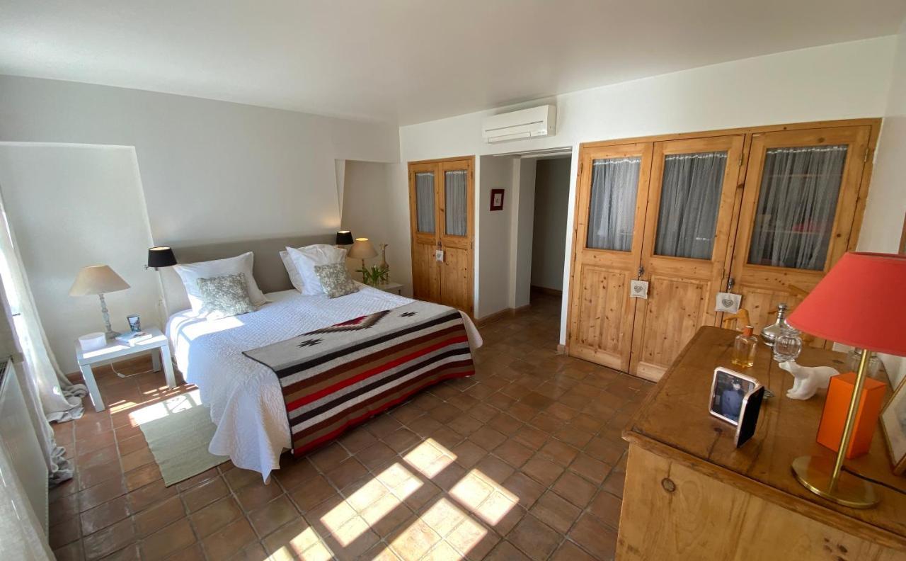 La Ferme De Gigognan Bed and Breakfast Avignon Eksteriør billede