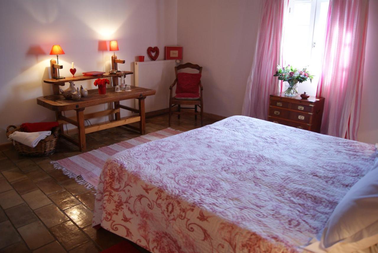 La Ferme De Gigognan Bed and Breakfast Avignon Eksteriør billede