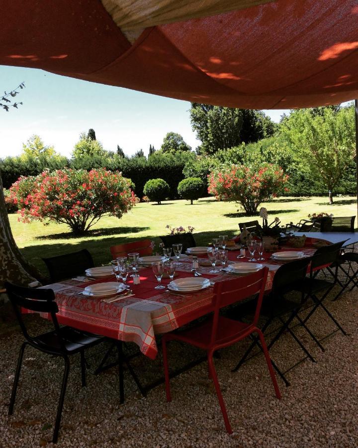 La Ferme De Gigognan Bed and Breakfast Avignon Eksteriør billede
